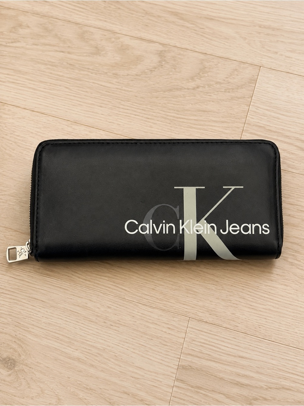 Calvin Klein Jeans Black Zip Around Wallet